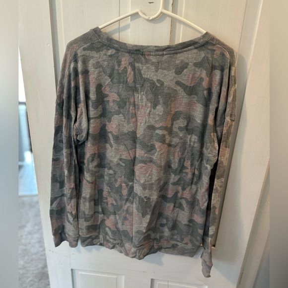 PJ Salvage Lounge Top - Picture 3 of 3